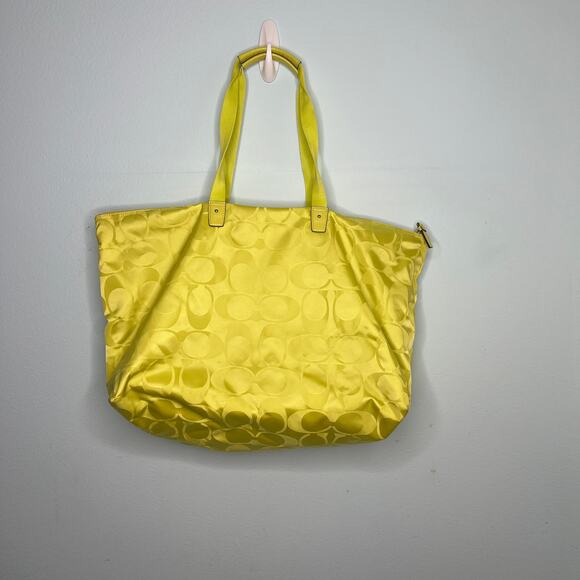 Coach Green Nylon Getaway Overnight Bag Tote & Pouch - Picture 2 of 6